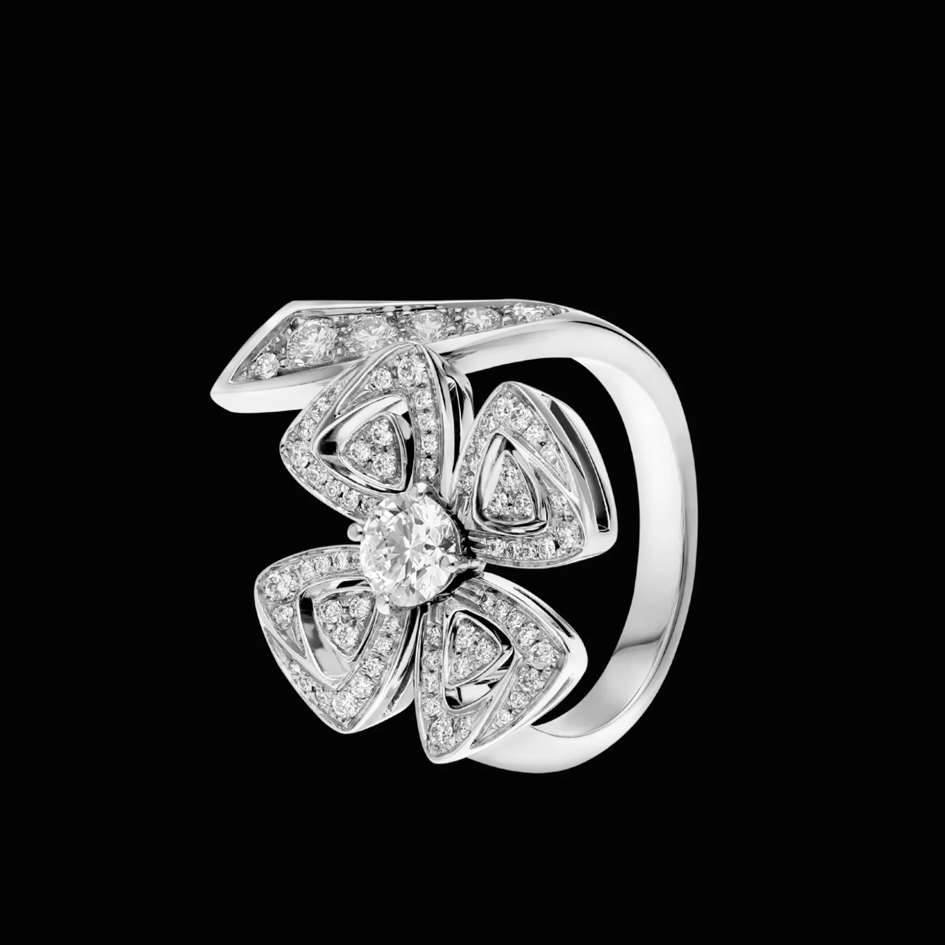 BVLGARI Fiorever Ring Store